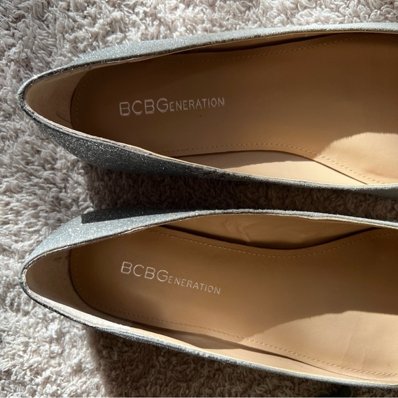 BCBG- generation, pointed toe flat, size 6 - Picture 4 of 7